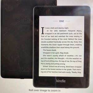 Kindle Paperwhite waterproof 8gb lightly used